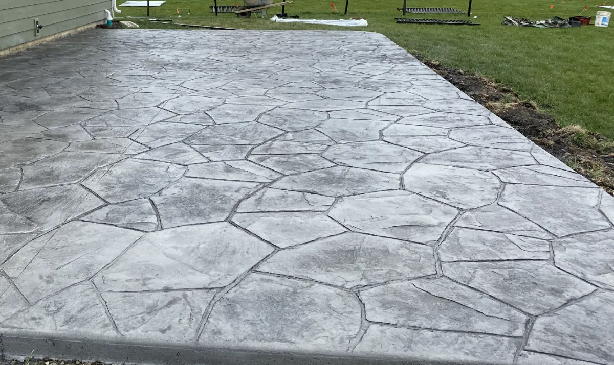 Cobblestone decorative concrete driveway near Jenks, OK